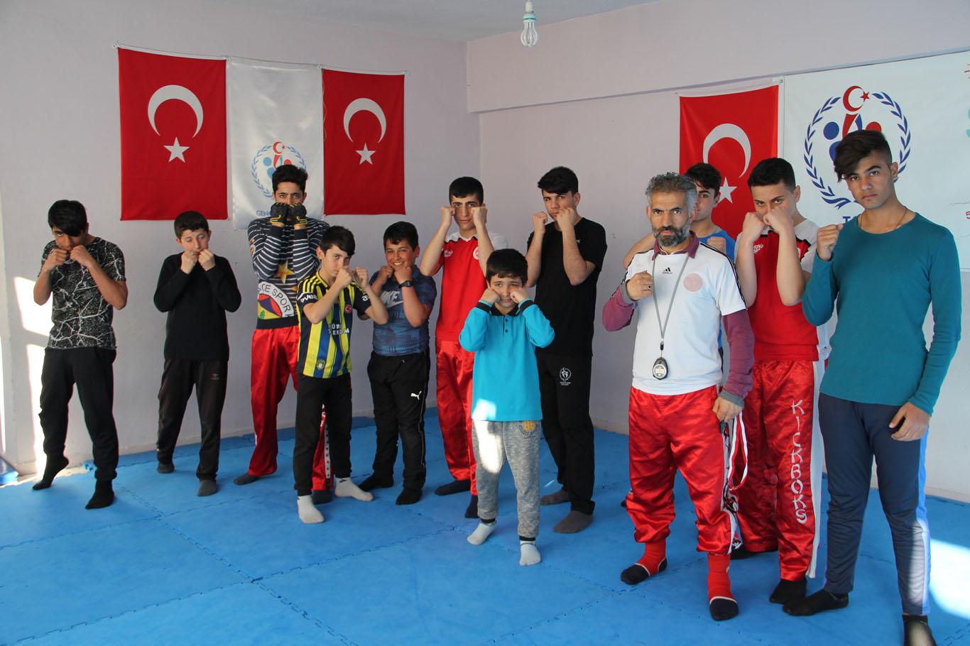 Midyat'ta gençler dövüş sanatlarını öğreniyor
